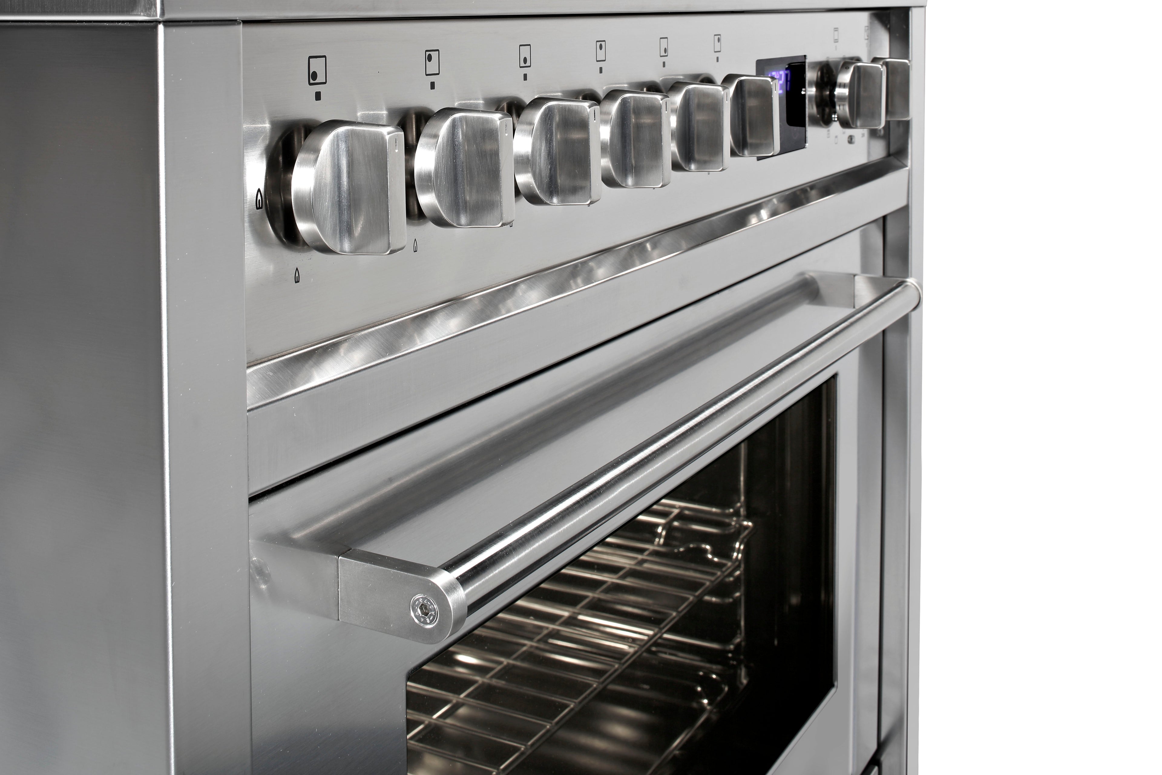 Choosing Your Range Cooker Colour and Metal Trim: A Design Guide